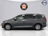 Used 2018 Chrysler Pacifica Touring-L image 3