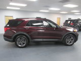 Used 2022 Ford Explorer XLT w/ Equipment Group 202A image 4