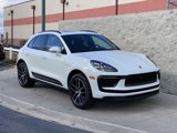 Certified 2024 Porsche Macan image 2