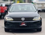 Used 2017 Volkswagen Jetta SE image 2
