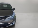 Used 2019 Chrysler Pacifica Touring-L image 4