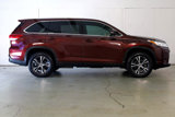 Used 2019 Toyota Highlander LE image 3