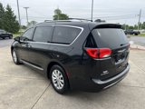 Used 2018 Chrysler Pacifica Touring-L image 6