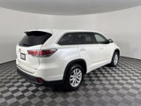 Used 2015 Toyota Highlander LE image 4