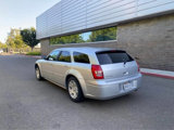 Used 2005 Dodge Magnum SE image 2