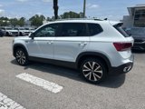 Certified 2024 Volkswagen Taos SE image 4