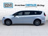 New 2025 Chrysler Pacifica Select image 3