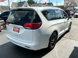 Used 2021 Chrysler Voyager Lxi image 4