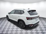 New 2025 Volkswagen Taos SE image 3
