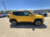 Used 2018 Jeep Renegade Latitude w/ Cold Weather Group image 4