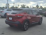 Used 2018 Nissan Kicks SR image 2