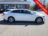 Used 2018 Chevrolet Malibu LT w/ Driver Confidence Package image 2