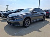 Used 2022 Volkswagen Jetta SE image 2