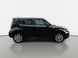Used 2017 Kia Soul + image 4
