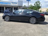 Used 2024 Nissan Altima 2.5 SV image 5