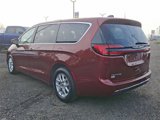Used 2023 Chrysler Pacifica Touring-L image 4