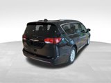 Used 2020 Chrysler Pacifica Touring-L image 4