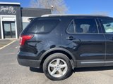 Used 2017 Ford Explorer XLT w/ Equipment Group 202A image 4