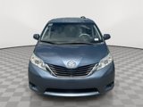 Used 2014 Toyota Sienna LE image 2