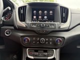 Used 2022 GMC Terrain SLE w/ Driver Convenience Package image 4