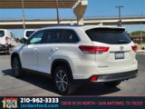 Used 2019 Toyota Highlander XLE image 3