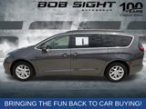 Used 2022 Chrysler Pacifica Touring-L image 3