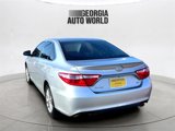Used 2017 Toyota Camry SE image 3