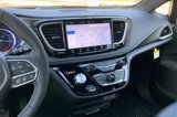 New 2025 Chrysler Pacifica Select image 6