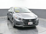 Used 2023 Nissan Versa SV image 3
