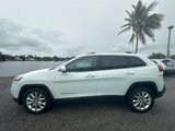 Used 2017 Jeep Cherokee Limited image 3