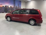 Used 2015 Chrysler Town & Country Touring image 4