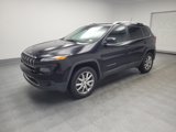 Used 2018 Jeep Cherokee Limited image 2