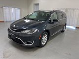 Used 2020 Chrysler Pacifica Touring-L image 4