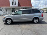 Used 2016 Chrysler Town & Country Touring image 4