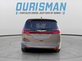 New 2025 Chrysler Pacifica Select image 5