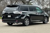 Used 2017 Toyota Sienna SE Premium image 4