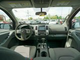 Used 2019 Nissan Frontier SV image 2