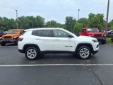 New 2025 Jeep Compass Latitude image 2