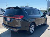 Used 2023 Chrysler Pacifica Limited image 5