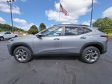 New 2025 Chevrolet Trax LT w/ LT Convenience Package image 2