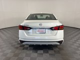 Used 2023 Nissan Altima 2.5 SV image 4
