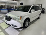 Used 2012 Chrysler Town & Country Touring image 4