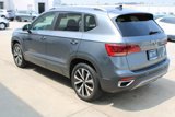 Certified 2022 Volkswagen Taos SE w/ IQ.Drive SE Package image 4