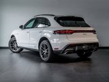 Certified 2024 Porsche Macan image 3
