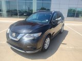 Used 2018 Nissan Rogue SV image 2