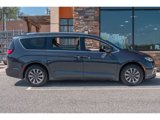 Used 2021 Chrysler Pacifica Touring-L image 2