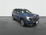 Used 2024 GMC Terrain SLT w/ Infotainment Package II image 3