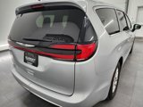 Used 2023 Chrysler Pacifica Touring-L image 3