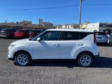 Used 2022 Kia Soul LX w/ Technology Package image 2