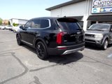 Used 2022 Kia Telluride SX w/ SX Prestige Package image 3